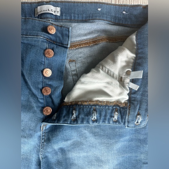 LOFT Curvy Button Front High Rise Kick Crop Jeans Indigo Wash 12 / 31 - Picture 5 of 12